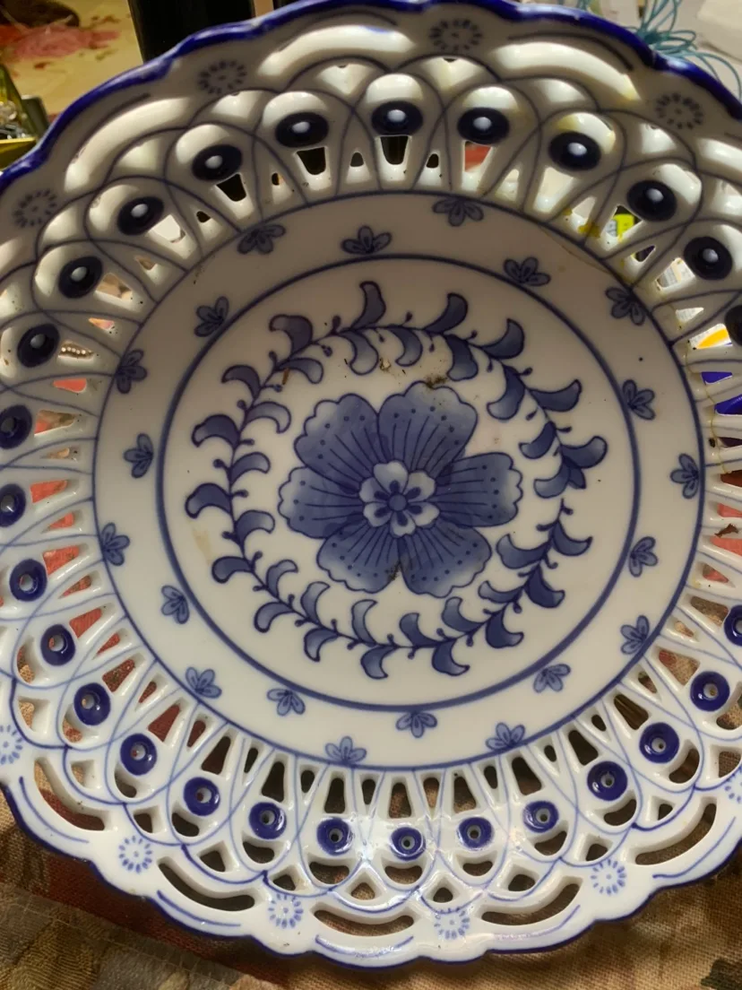 Blue and white  decorative bawl  / with cutouts —/ image indicator(2)
