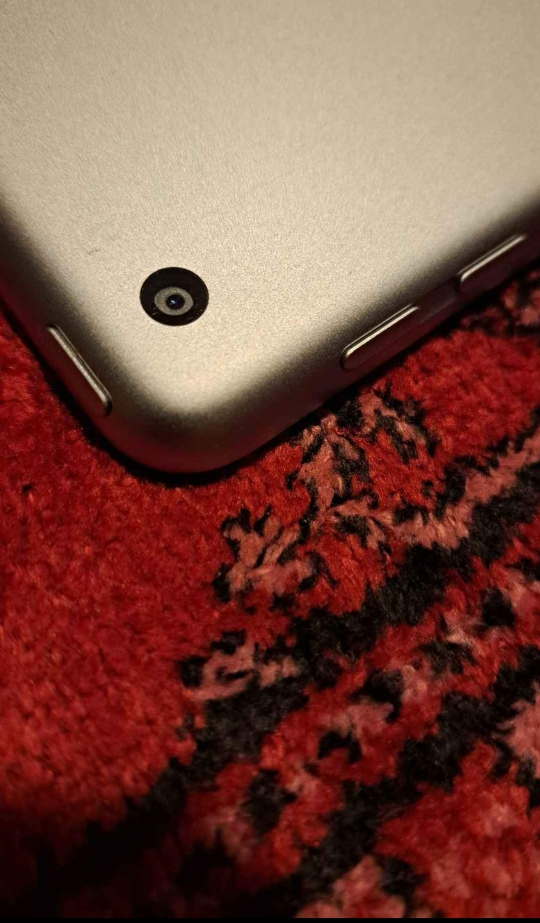 iPad 6th Generation 32 gigabytes - photo 3