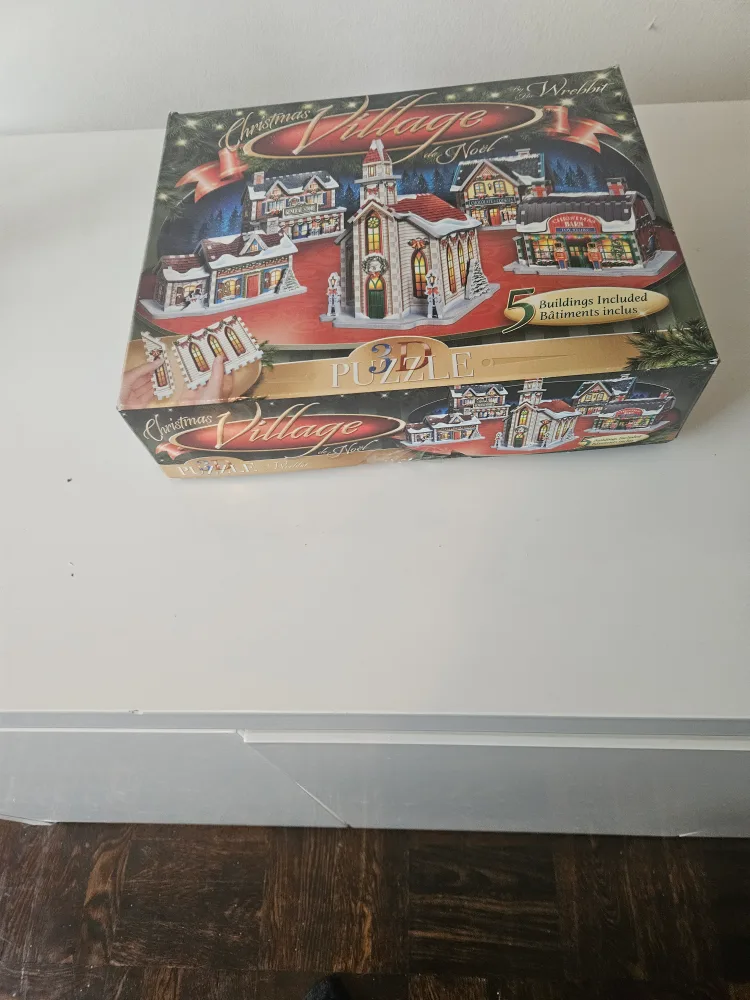 #freecycle Wrebbit 3D Christmas Village Puzzle thumbnail