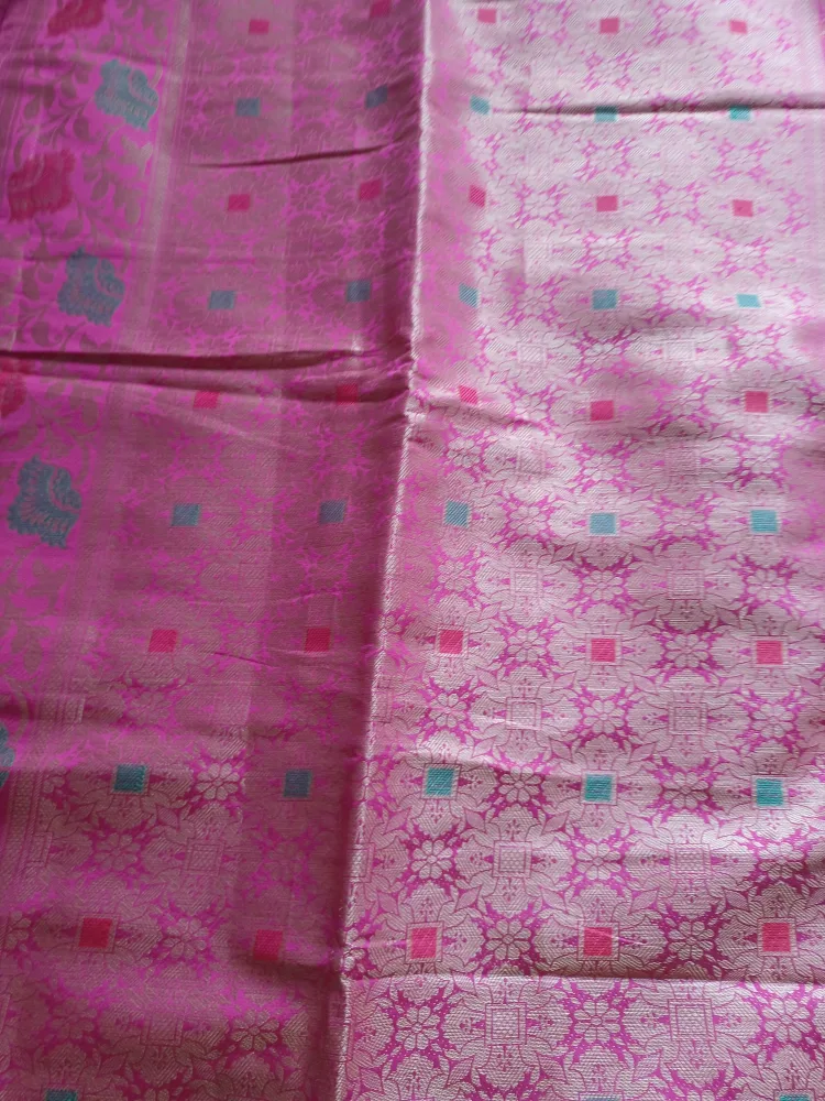 Pink Floral Saree image indicator(3)