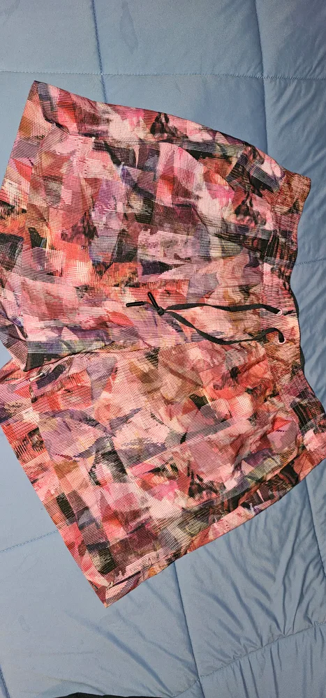 Lululemon Run: On Shorts Size 12 image indicator(3)