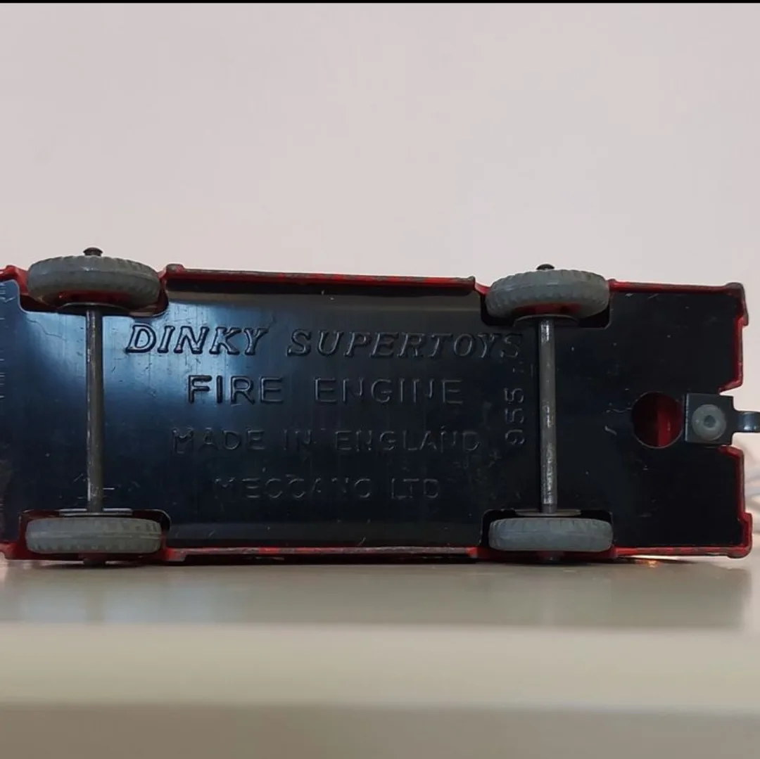 Vintage Matchbox Fire Engine with Ladder image indicator(10)