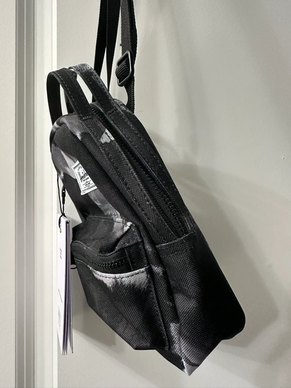 Brand new Herschel Supply Company Nova Crossbody dye wash black image indicator(6)