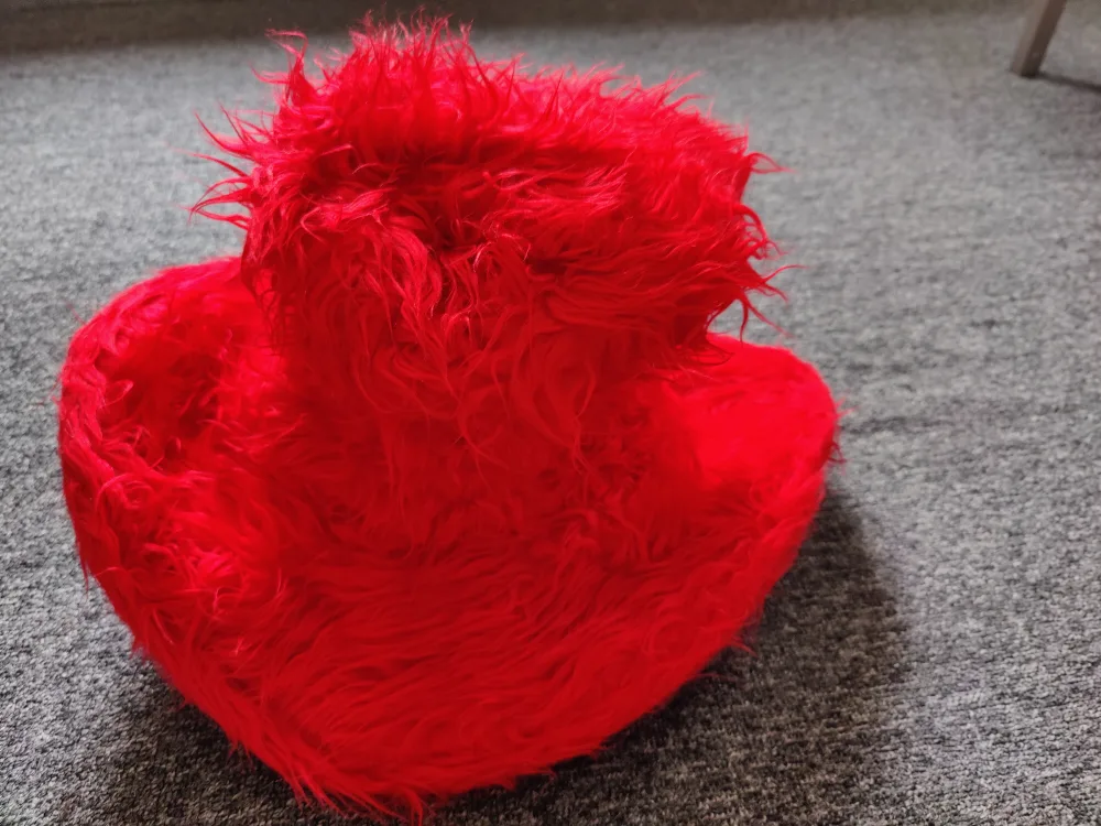 Halloween 🎃 Red Furry Hat 🎩 thumbnail