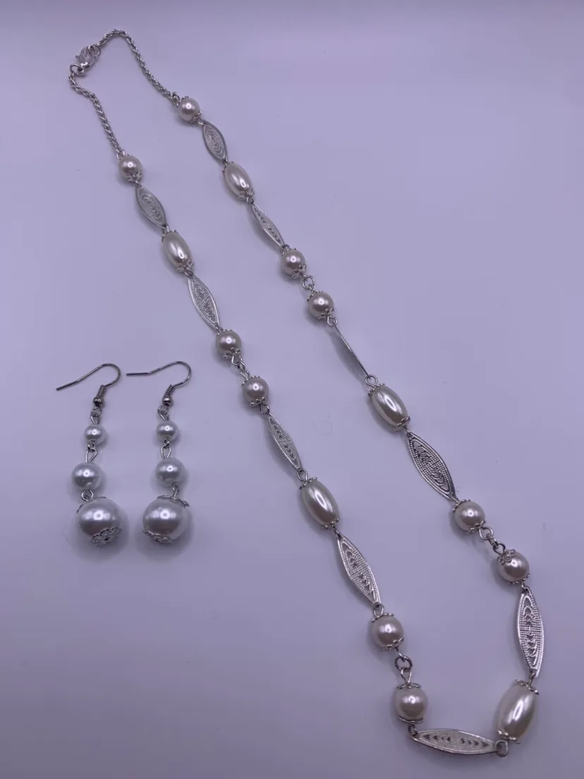 2pc necklace and earring sets image indicator(7)