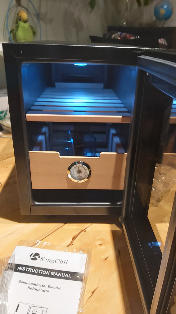 Cigar Fridge humidity thermoelectric NEW fcfs - photo 5