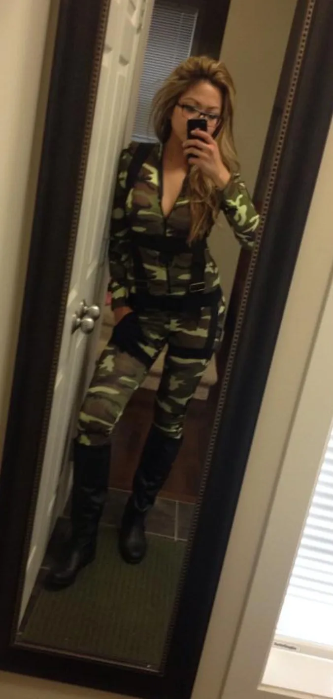 Women's Pretty Paratrooper Costume size small (4-6) image indicator(2)