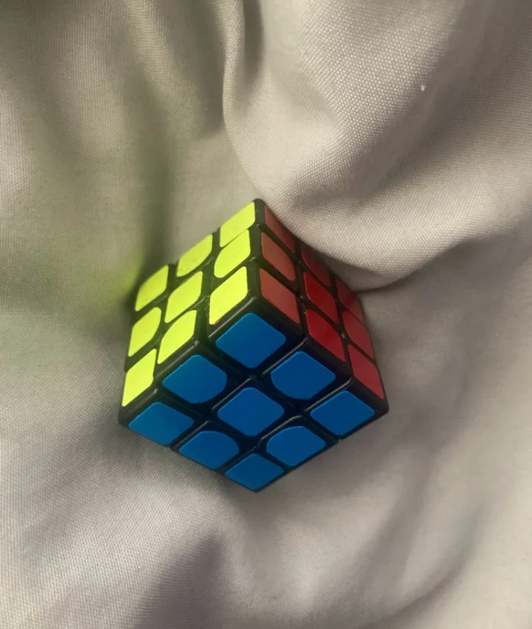 Mini useable rubik’s cube thumbnail
