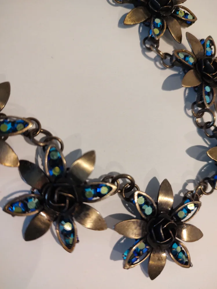 Vintage Danny Pollack Gold Tone Flower Necklace image indicator(2)