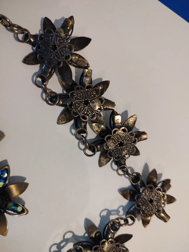 Vintage Danny Pollack Gold Tone Flower Necklace image indicator(5)