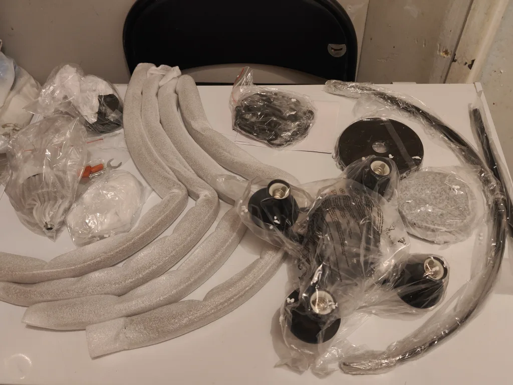 4 light rustic Farmhouse Chandelier image indicator(4)