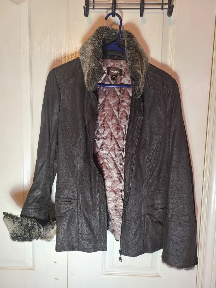 Danier Leather Jacket Thinsulate w/Faux Fur Collar image indicator(3)