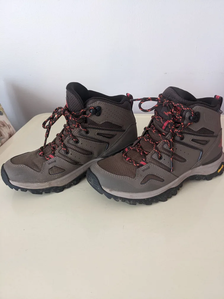 The North Face Women's Hedgehog Fastpack II Mid WP Hiking Boots image indicator(2)