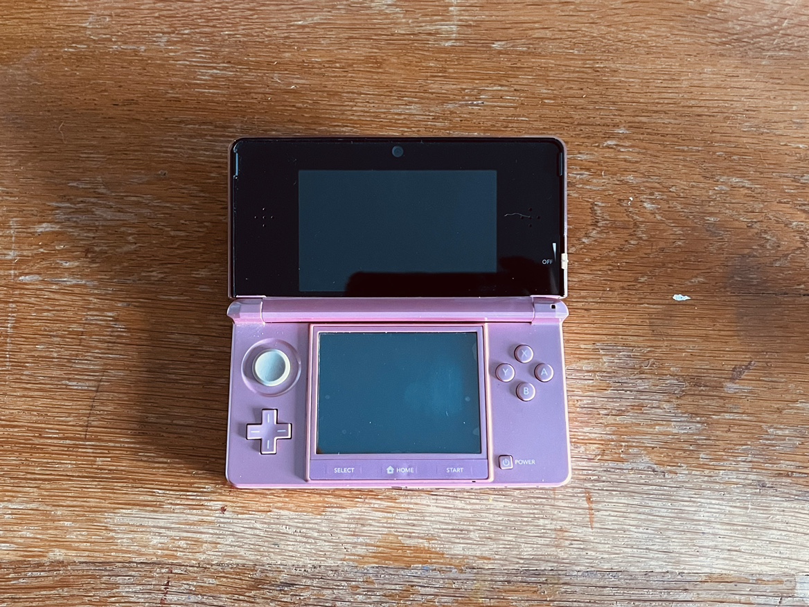 Nintendo 3DS - photo 3