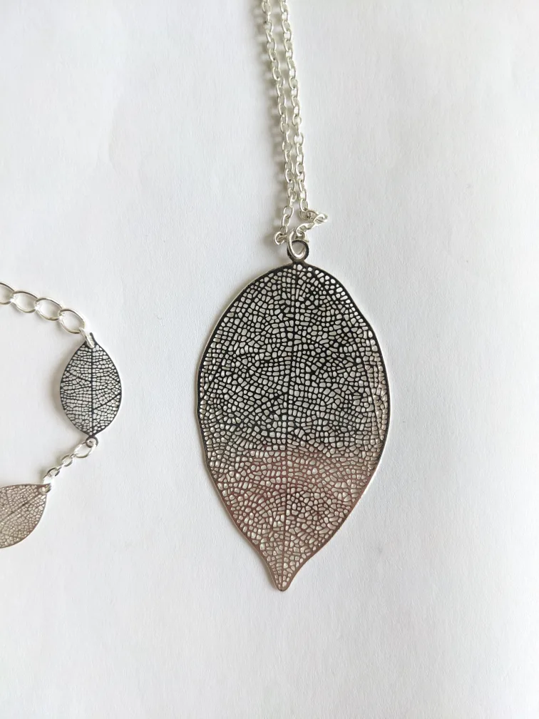 Silver Leaves Bracelet and Necklace Set image indicator(4)