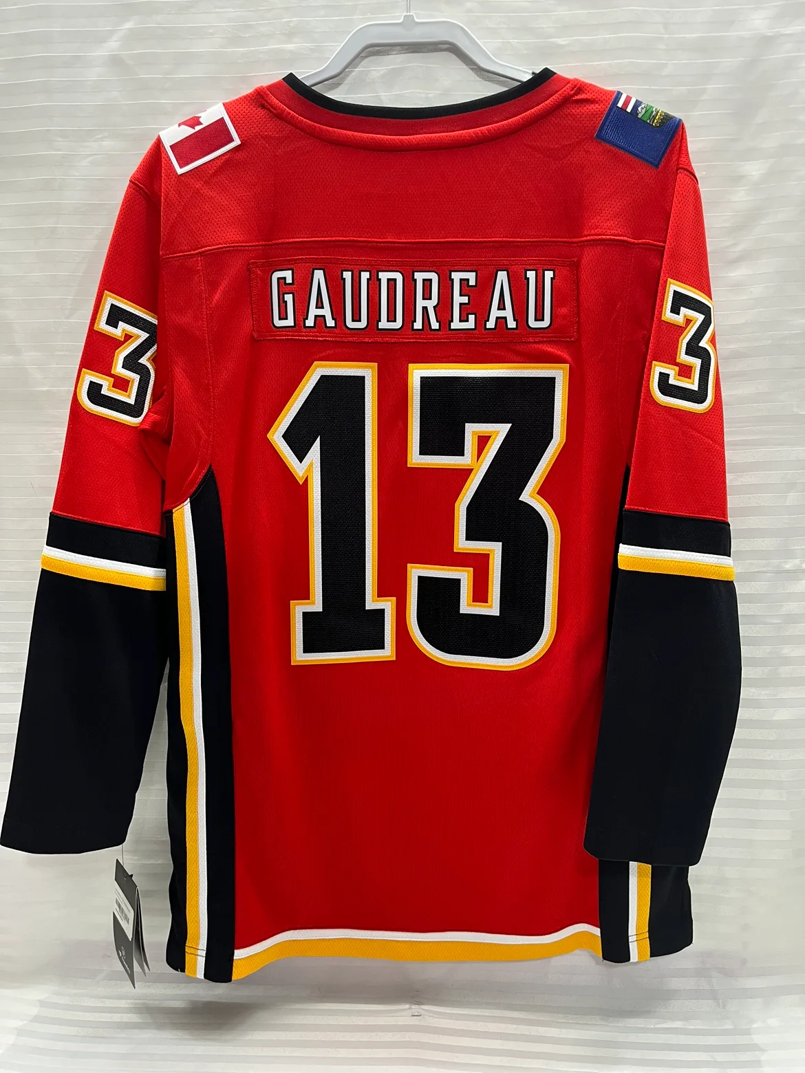 Calgary Flames Gaudreau Hockey Jersey Large Women image indicator(4)
