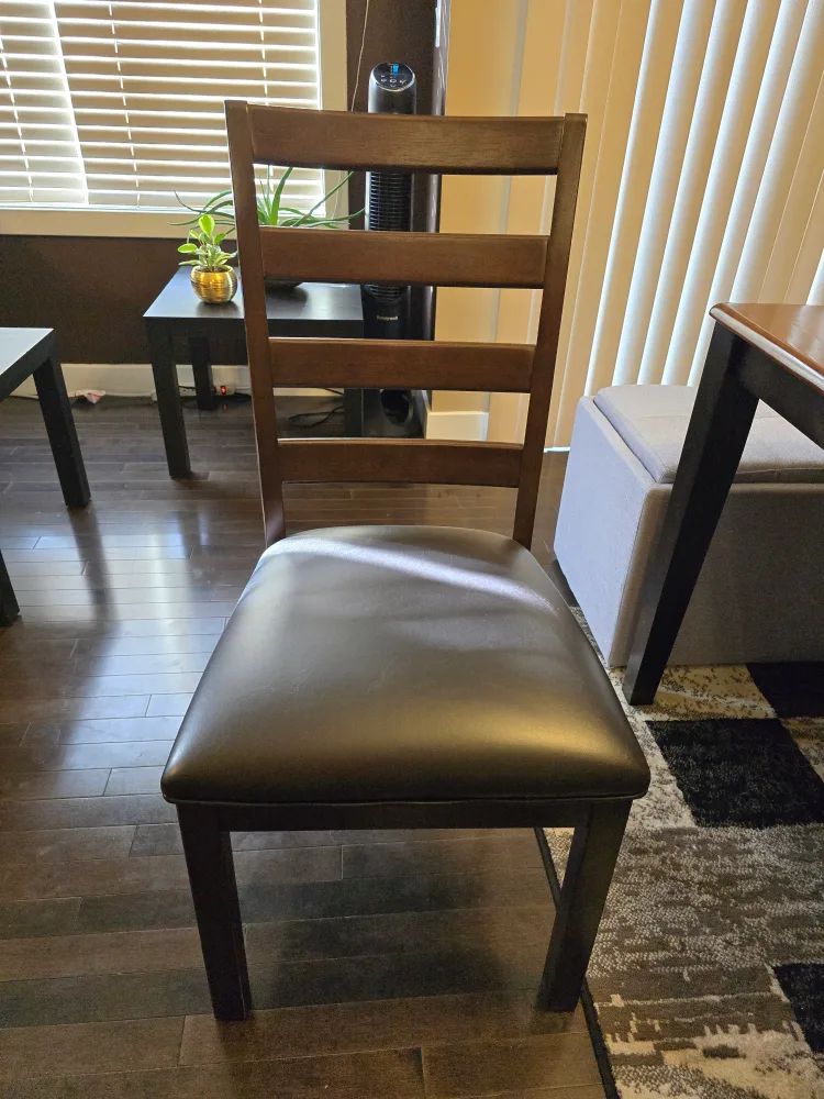 Dining table and chairs set image indicator(3)