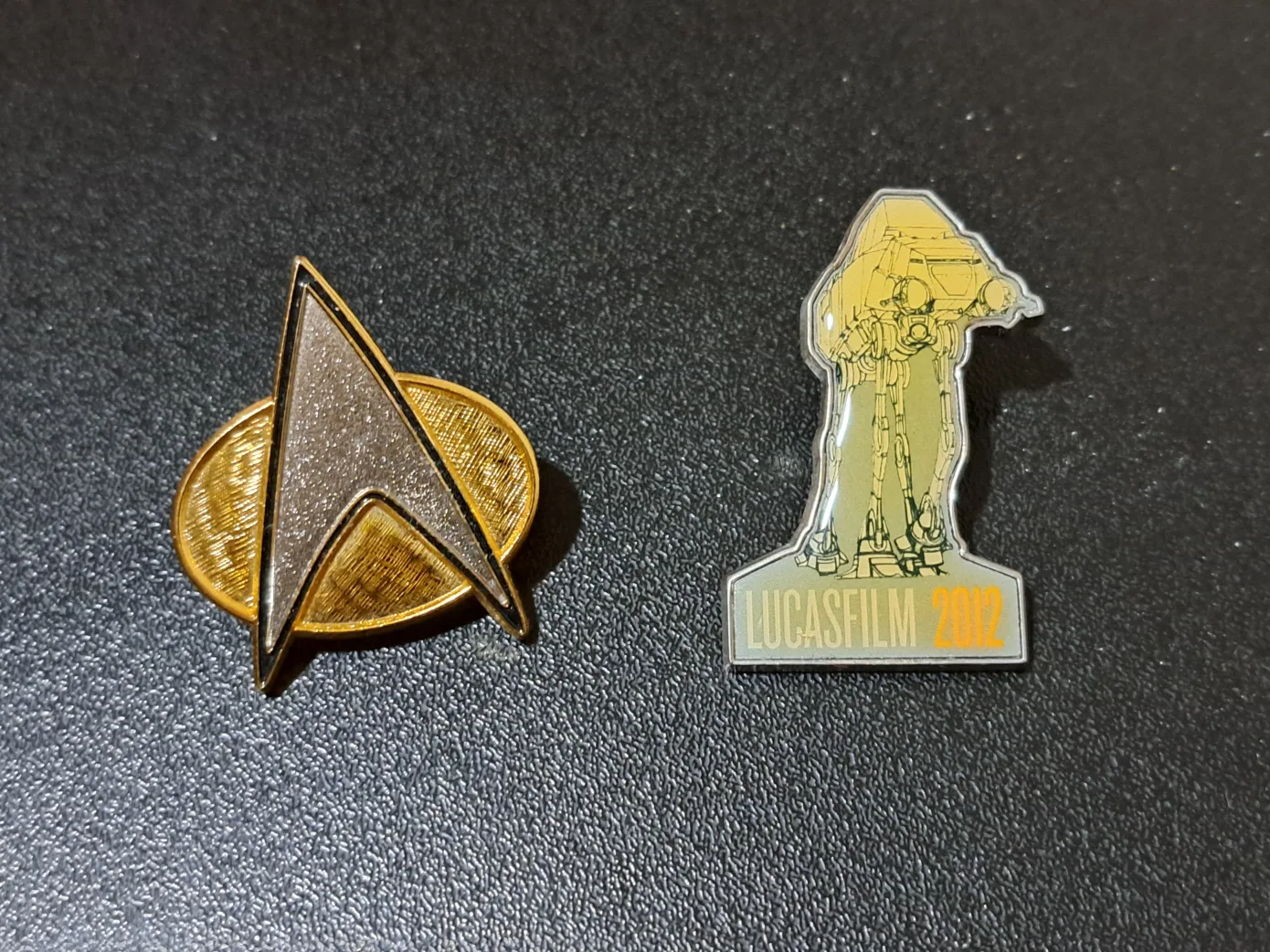 Star Trek and Star Wars Pin Set thumbnail