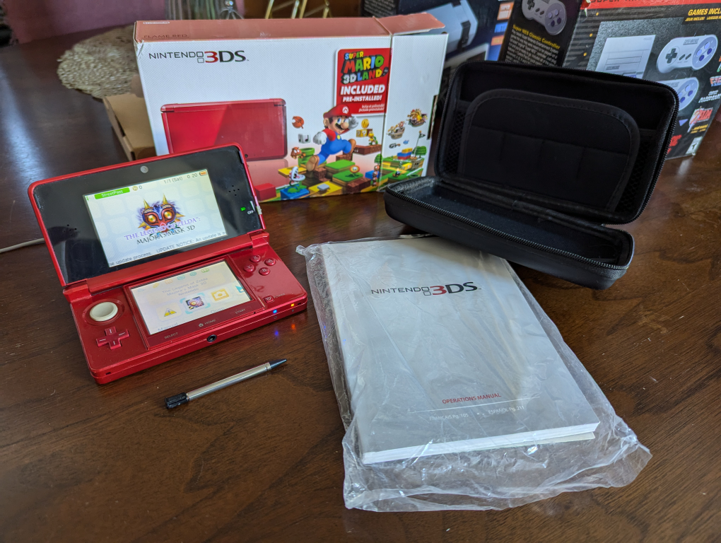 Nintendo 3DS Red