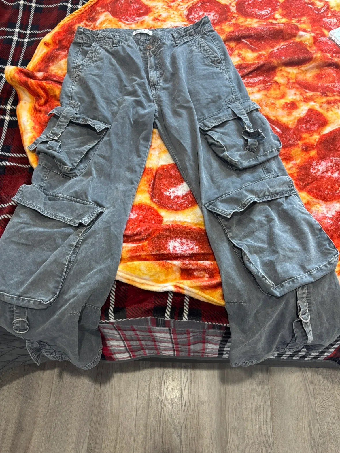 Pull & Bear Cargo Pants thumbnail