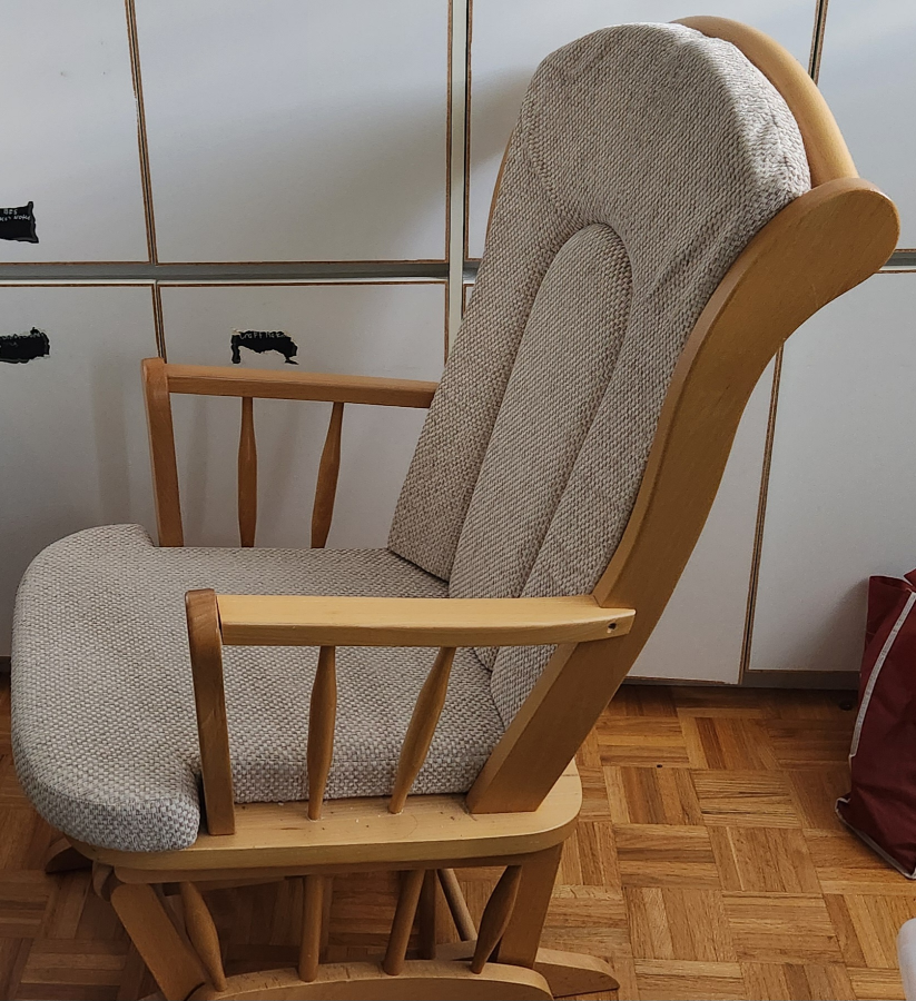 Rocking chair with foot stool - photo 2