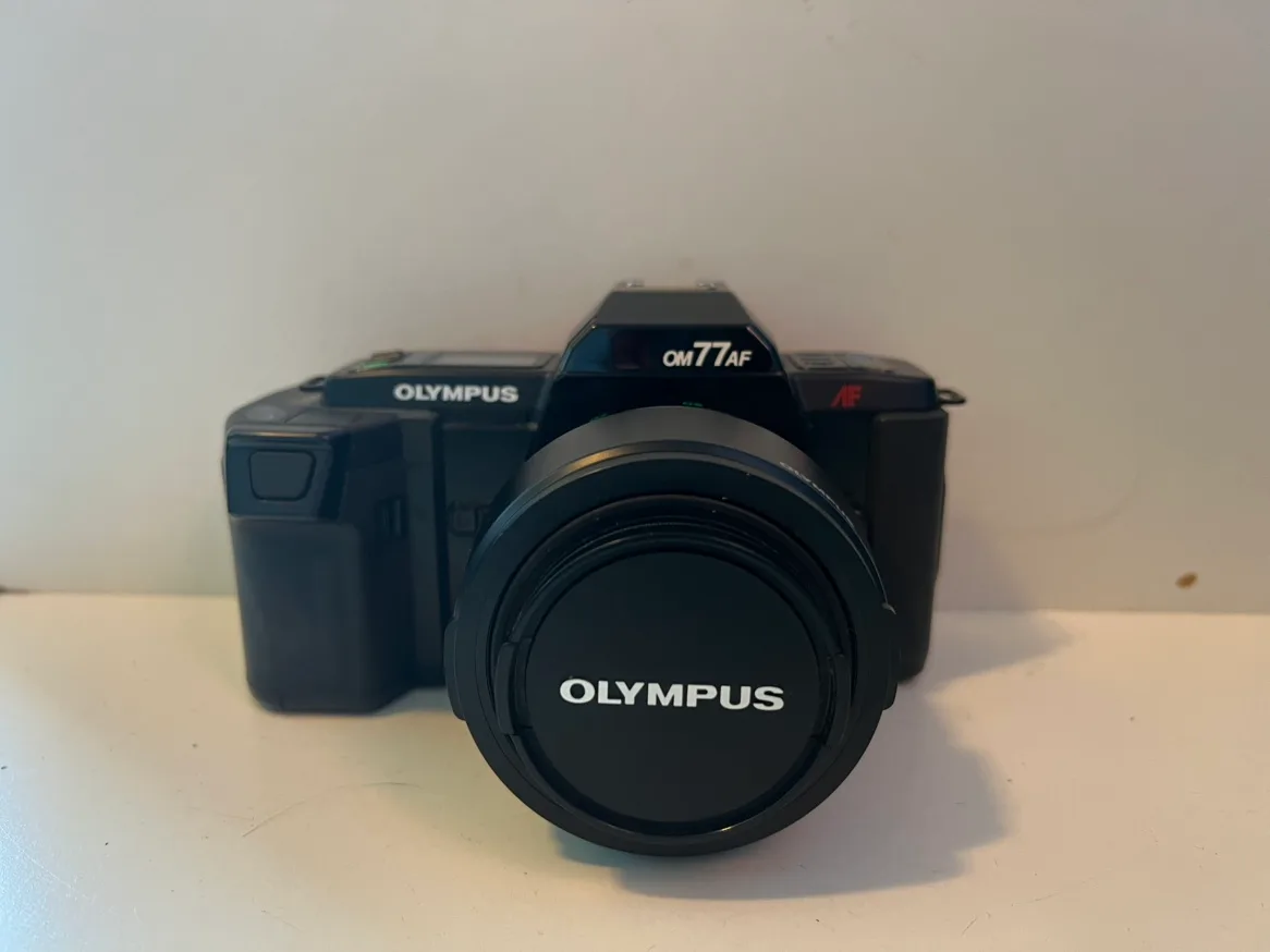 Vintage Olympus OM 77 AF with 35-70mm Lens and Leather Cover image indicator(3)