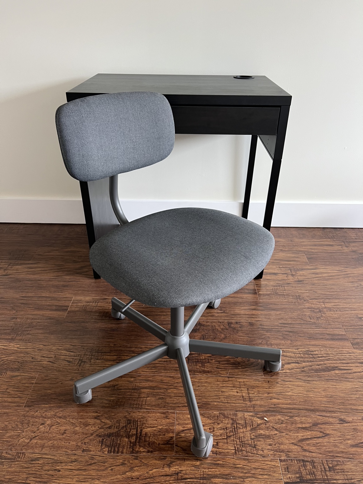 IKEA Office table and chair - photo 2