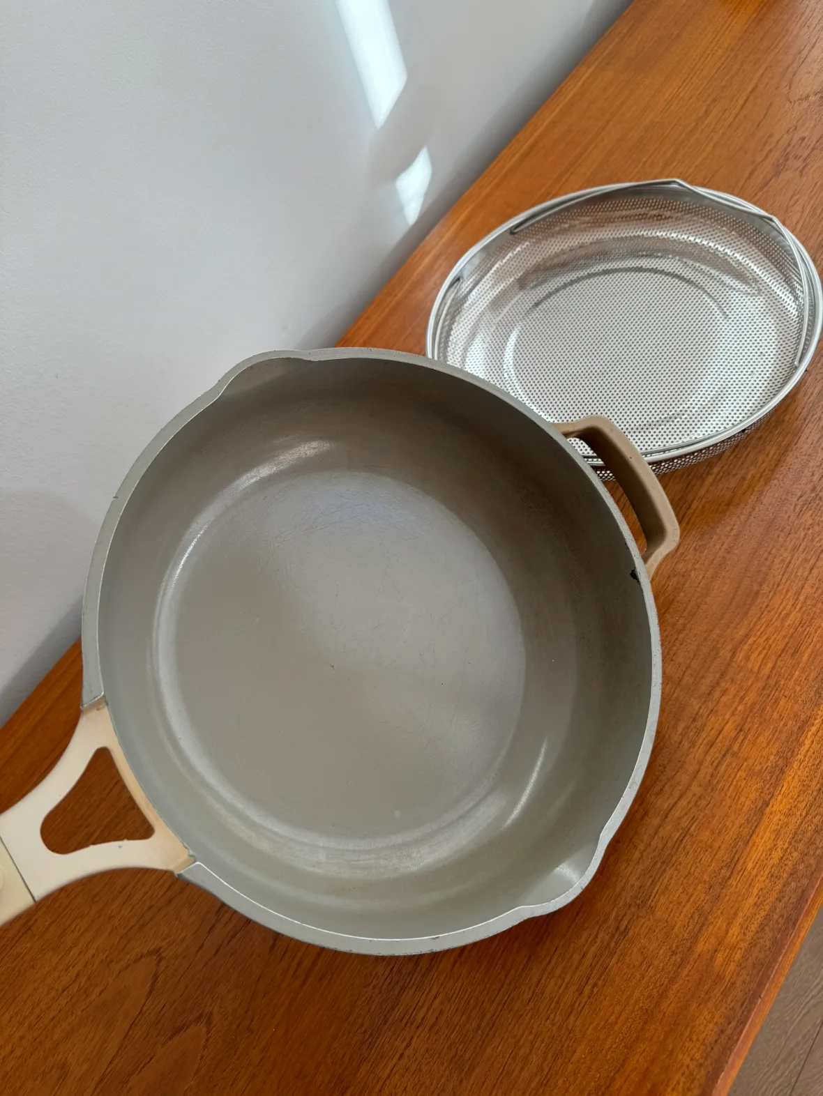 Our Place Pan image indicator(2)