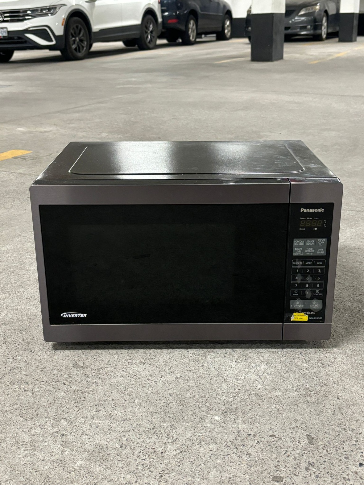 Panasonic Genius Microwave (NNSC688S) in good condition