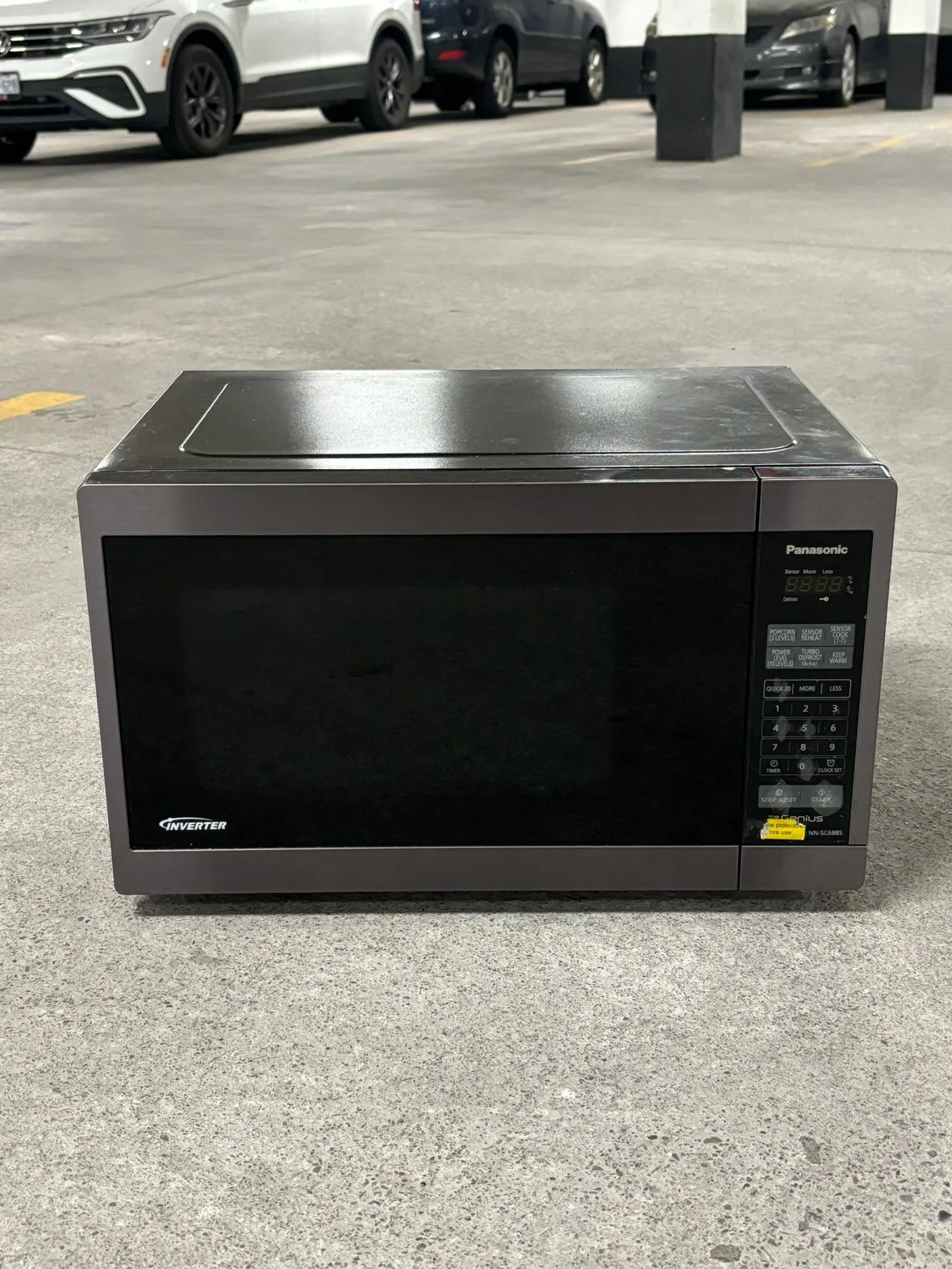 Panasonic Genius Microwave (NNSC688S) in good condition thumbnail