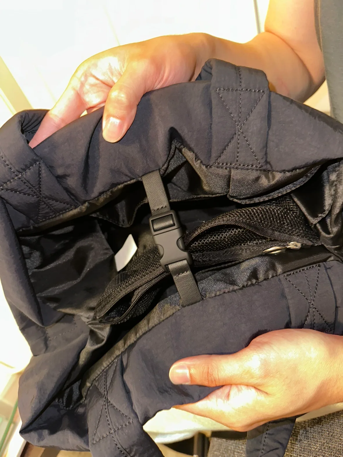 Lululemon Bag image indicator(4)