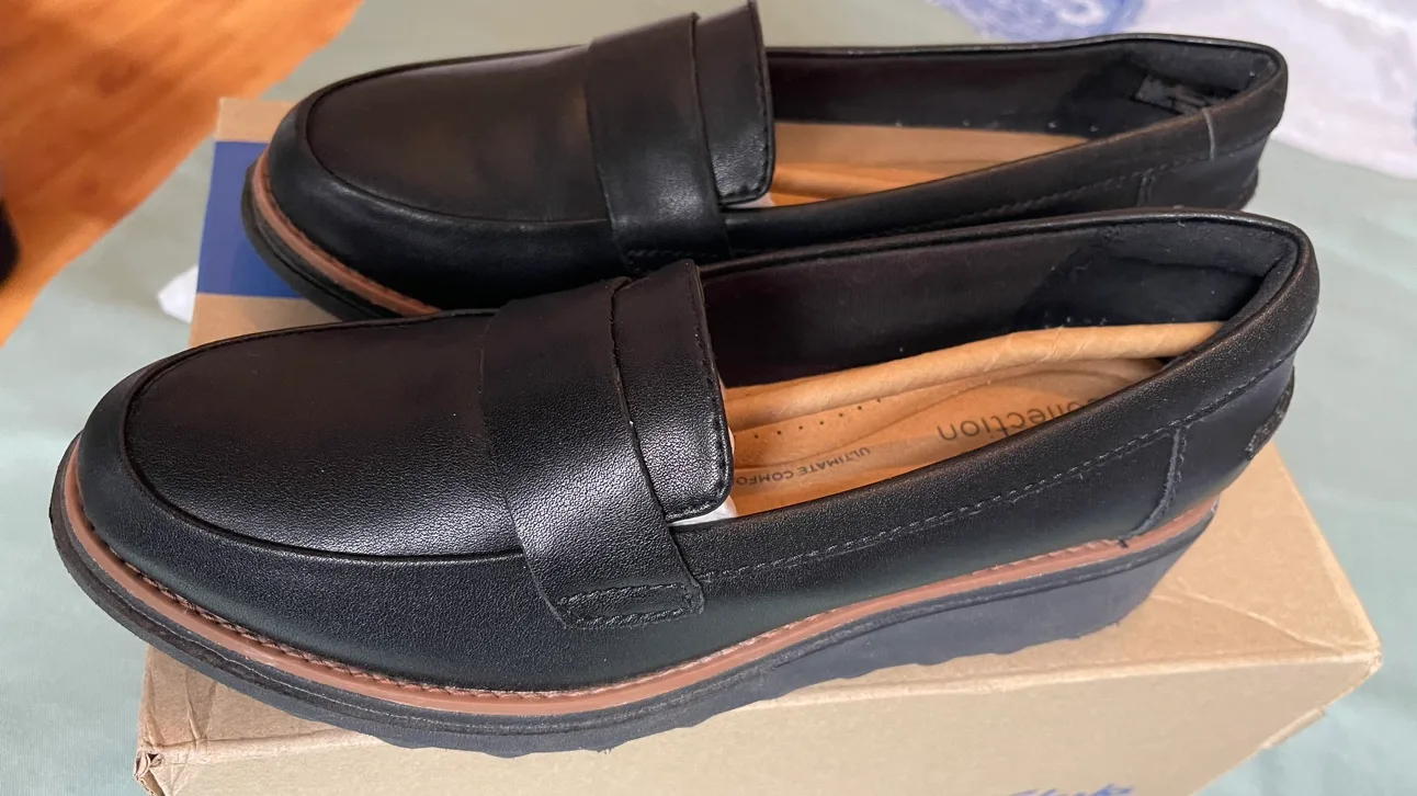 WOMEN'S COLLECTIONS BY CLARKS LOAFER - SIZE 5.5 M - BLACK image indicator(4)