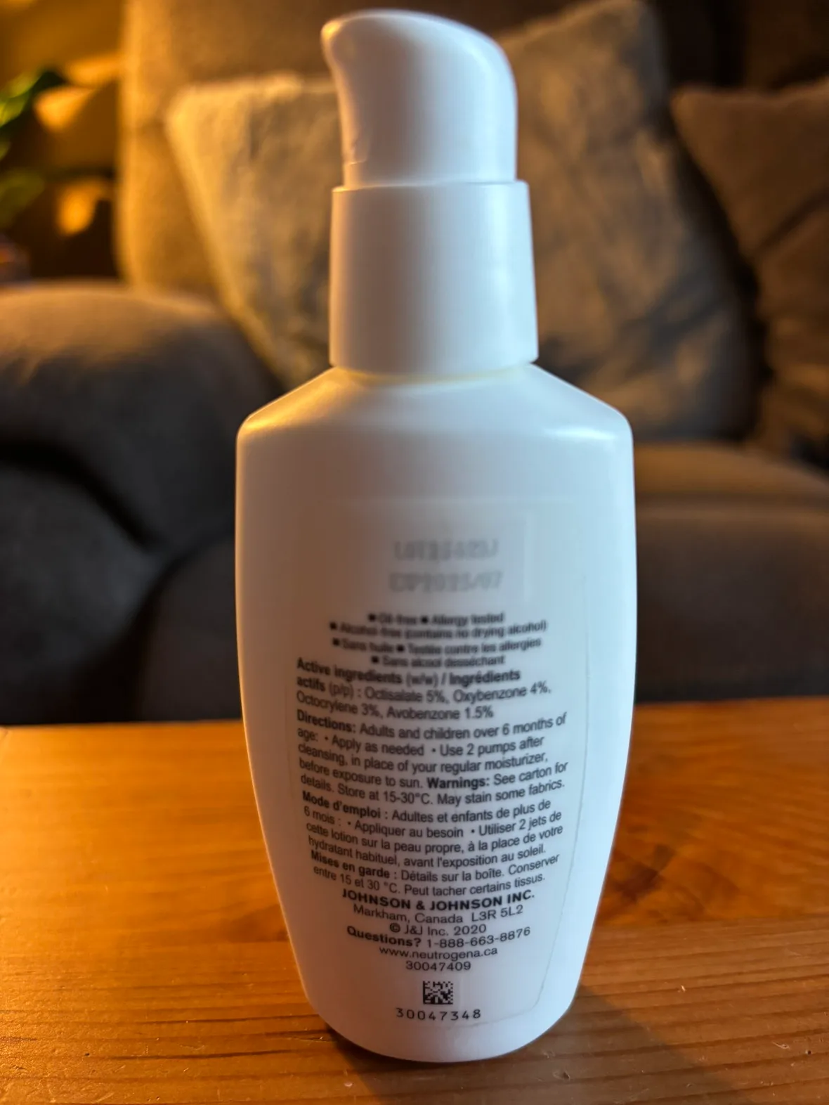 Neutrogena Healthy Skin face lotion with Alpha-Hydroxy (73 ml) image indicator(2)