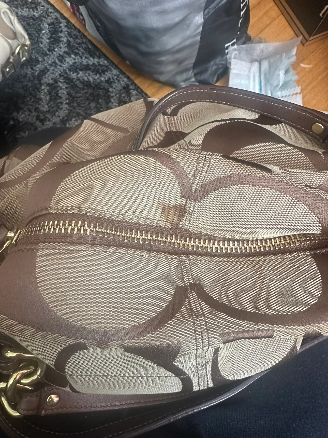 Coach Signature Handbag image indicator(3)