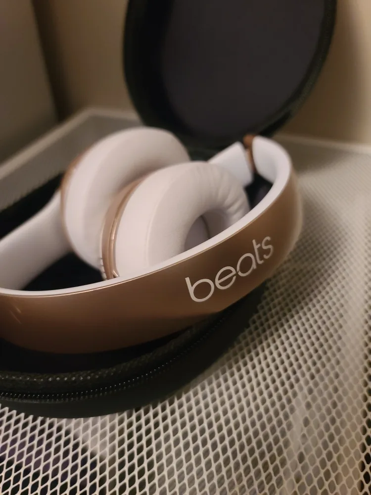 Beats Solo Wireless thumbnail