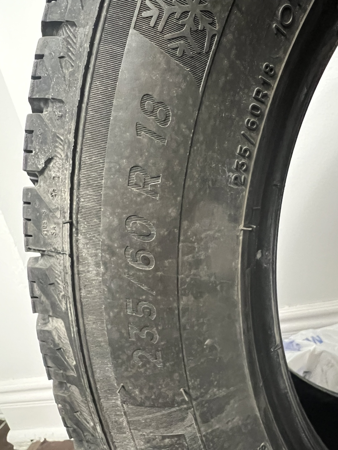 Michelin X-Ice Xi3 Winter Tires 235/60R18 - photo 2