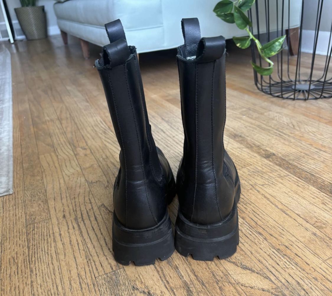 Black Leather Chelsea Boots - photo 3