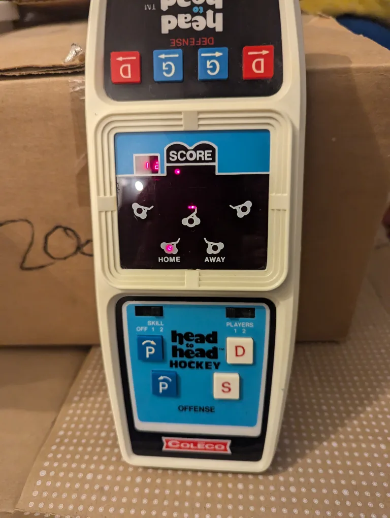 Coleco Head to Head Hockey Electronic Handheld Game image indicator(2)