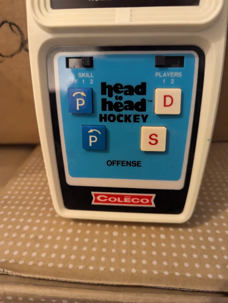 Coleco Head to Head Hockey Electronic Handheld Game image indicator(3)