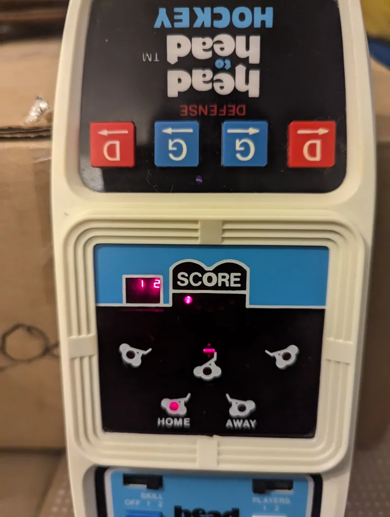 Coleco Head to Head Hockey Electronic Handheld Game image indicator(4)