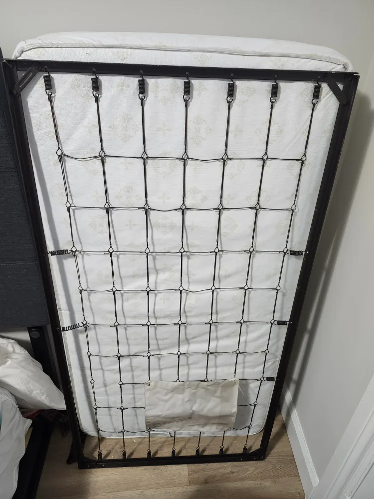 Little Tikes Race Car Bed image indicator(2)