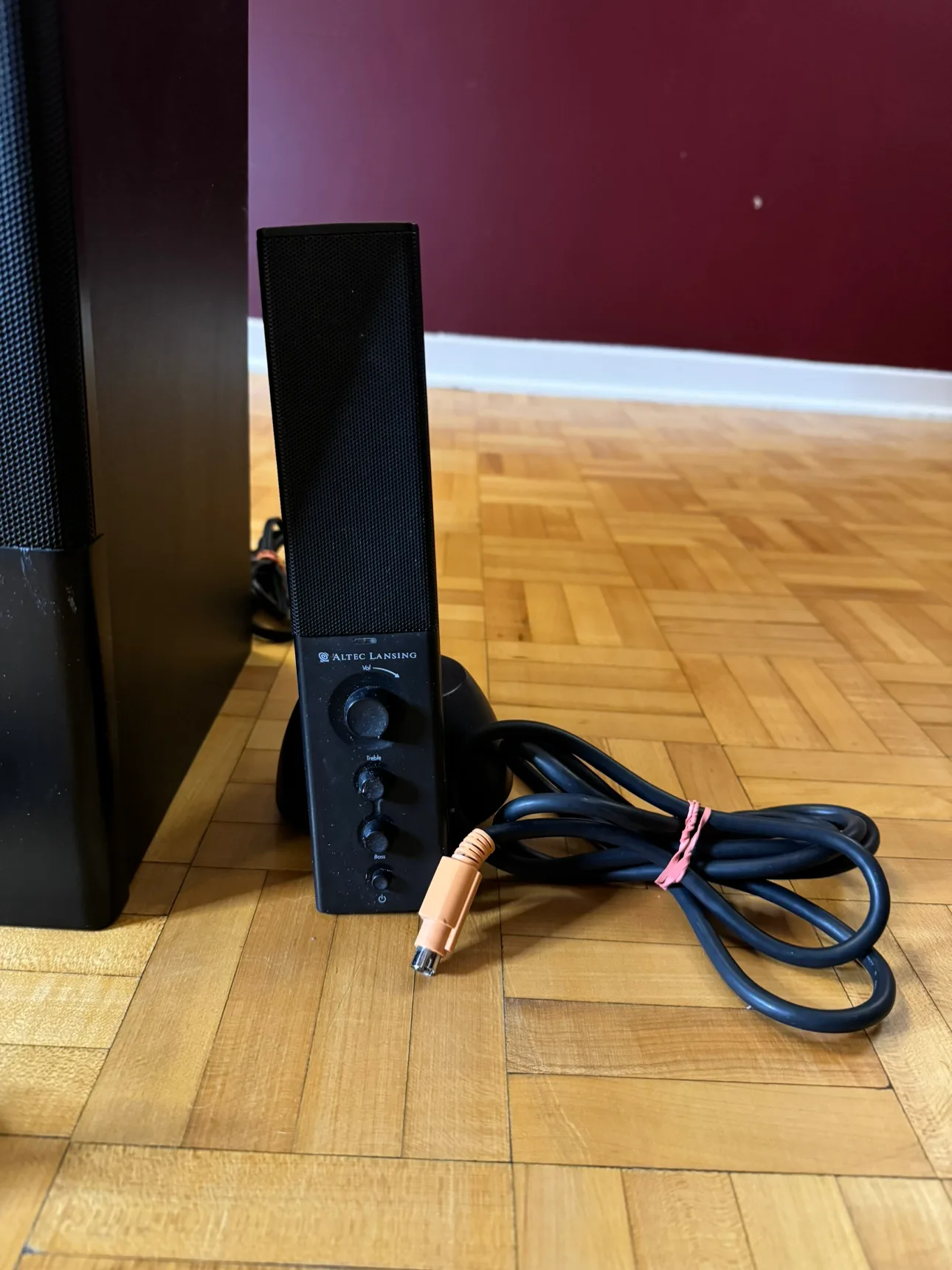 Altec Lansing 2.1 Speaker System image indicator(3)