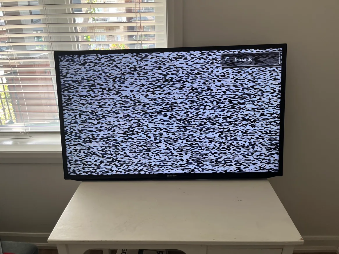 Samsung 46" Smart TV image indicator(2)