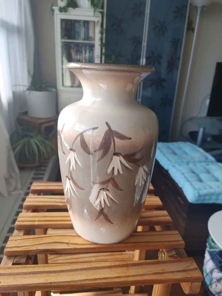 Ceramic Flower Vase thumbnail