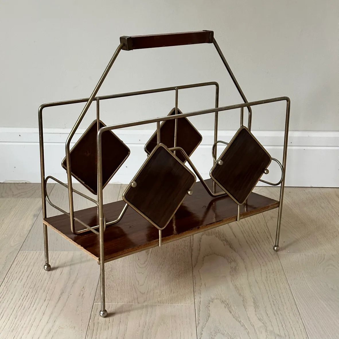 Mid-Century Modern Magazine Rack image indicator(6)