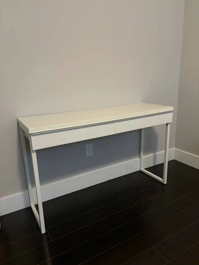 IKEA MICKE Desk thumbnail