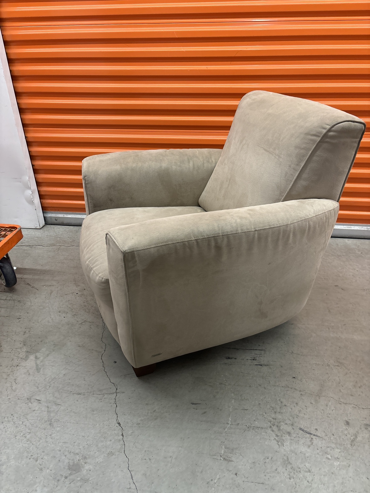 FREE Beige Armchair - photo 3