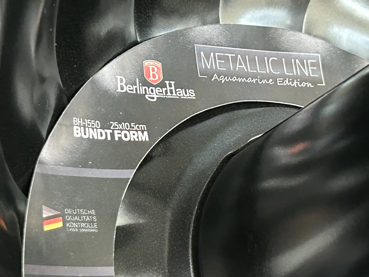 BerlingerHaus Bundt Pan - 25x10.5cm - Metallic Aquamarine image indicator(3)