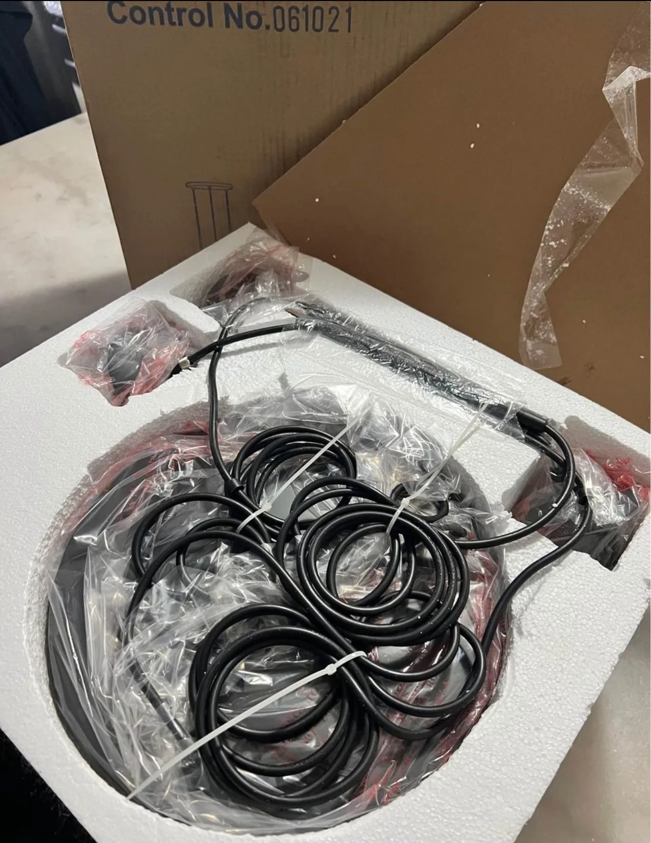 Forte Lighting 3-Light Globe Pendant image indicator(3)