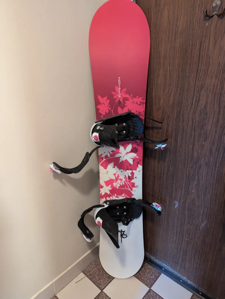 60in/ 153cm Rossignol Snowboard thumbnail